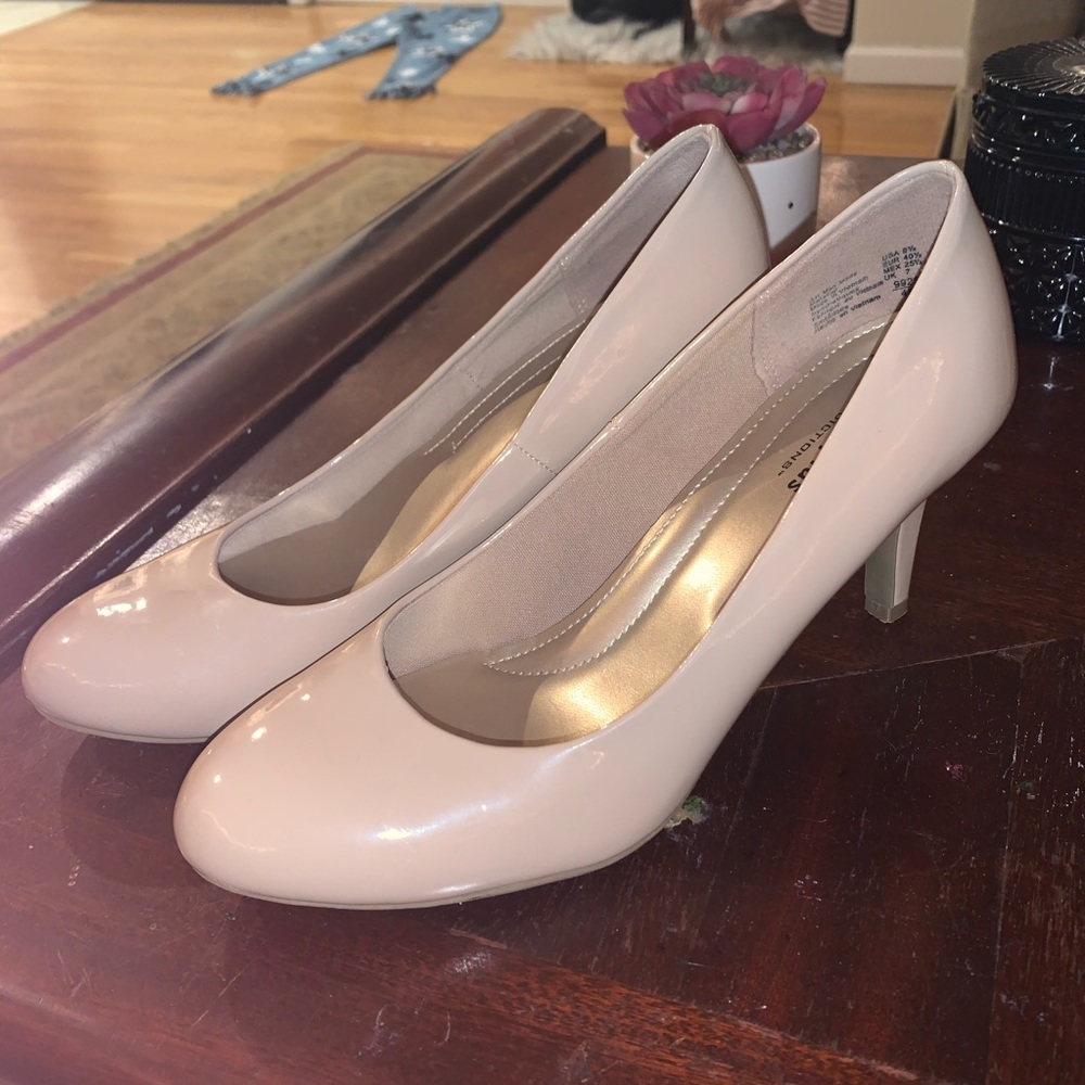 tan heels!